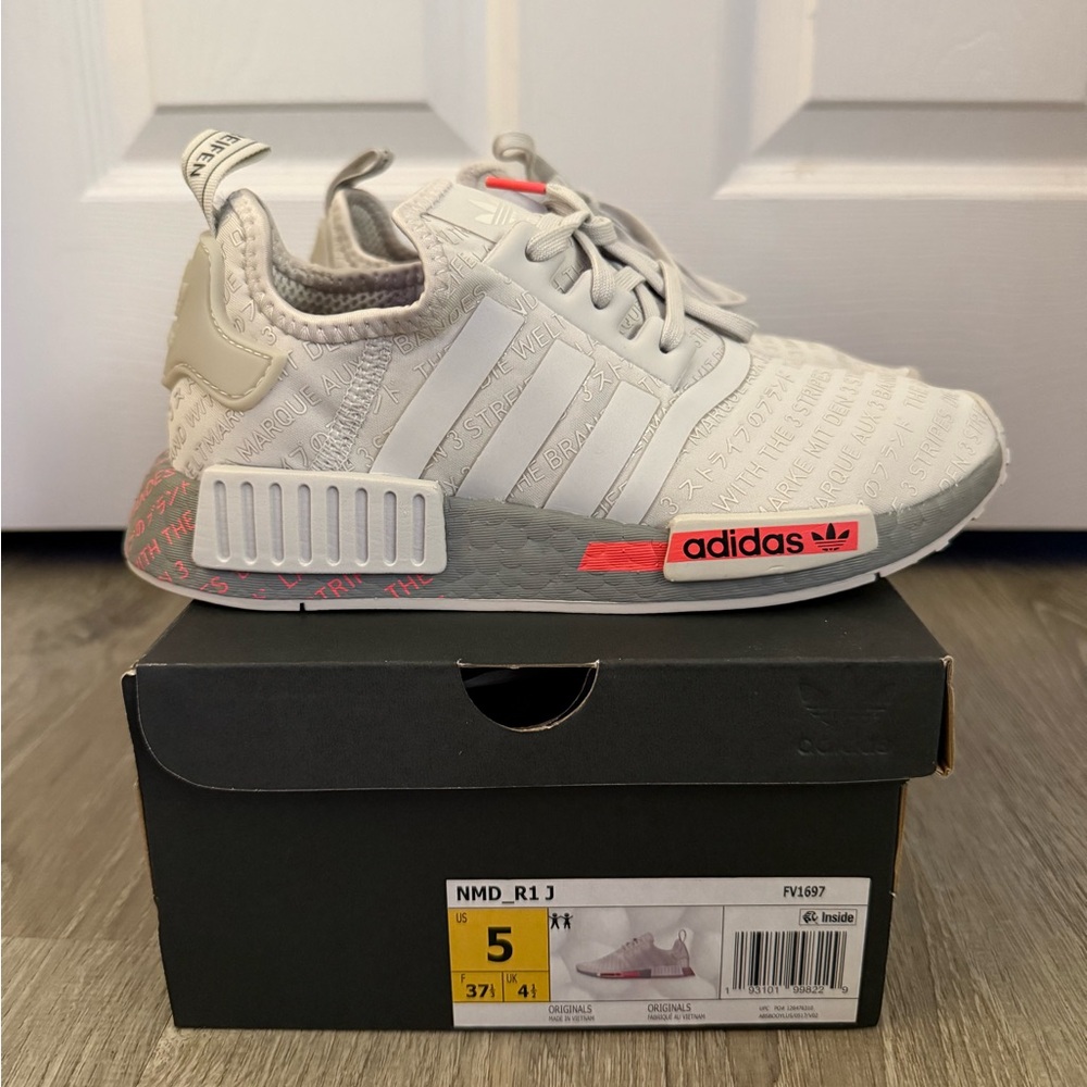 NWT 2020
NMD_R1 J 'All Over Print - Light Grey Signal Pink'